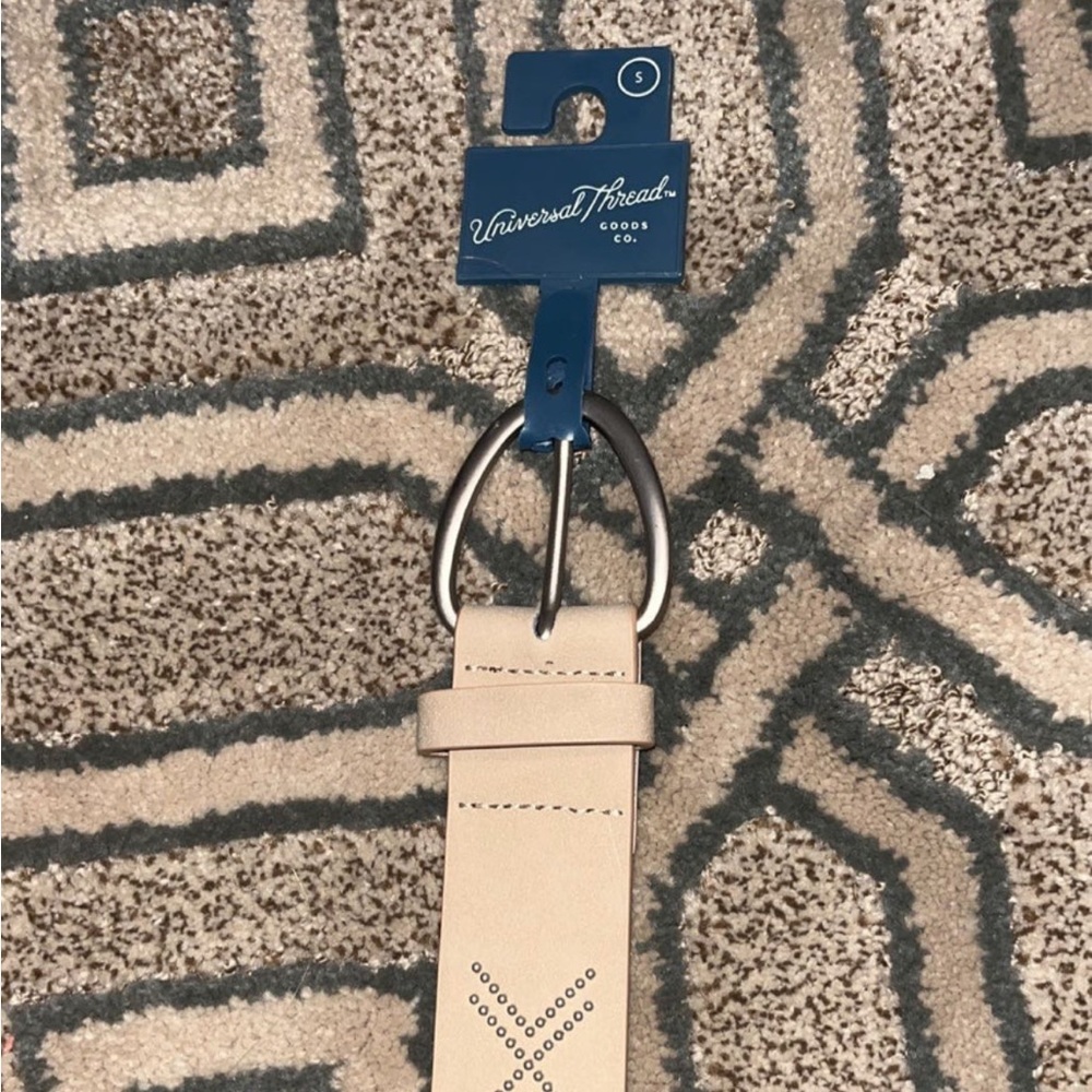 Universal Thread Beige Belt